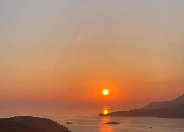 Casa Anemousa, Tra Cielo E Mare بيت للعطل *